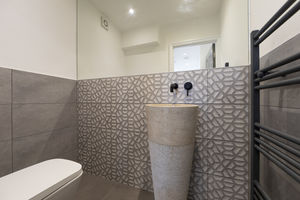 Photo 8- click for photo gallery